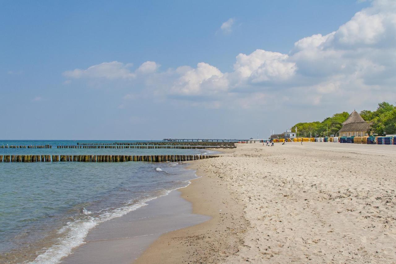 Hotel Am Strand Кюлунгсборн Экстерьер фото